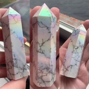 Aura White Howlite tower crystal